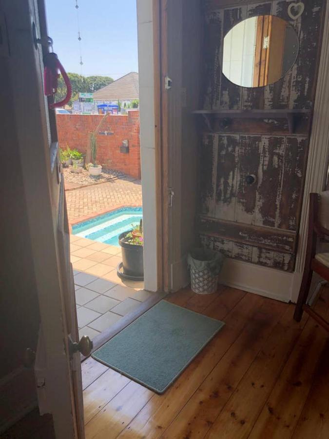 Sunny Private Room On The Porch พอร์ตเอลิซาเบธ ภายนอก รูปภาพ